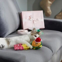 Frisco Holiday Burger & Fries Plush Cat Toy With Catnip, 2 Count -Cat Supplies Sale 287901 PT3. AC SS1800 V1632775913